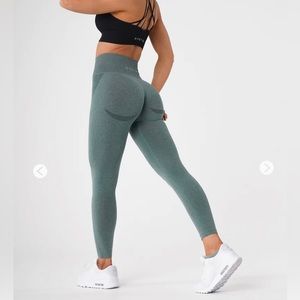 EUC NVGTN Forrest Green Contour Seamless Leggings Sz. M